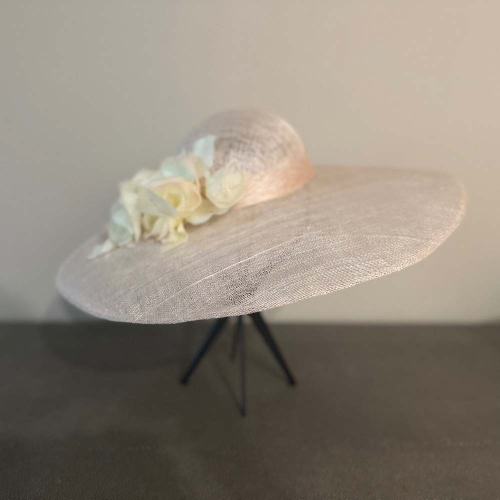 Beautiful Kentucky Derby Hat (worn once)
